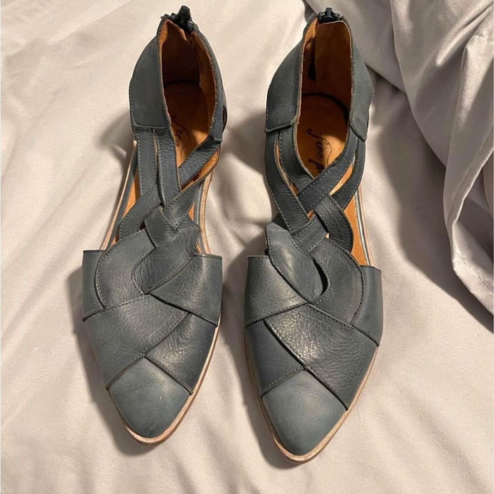 Free people flats